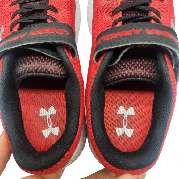 Under Armour Shoes Youth 3.5 Red Black White Low Tops Running Tennis Sneakers